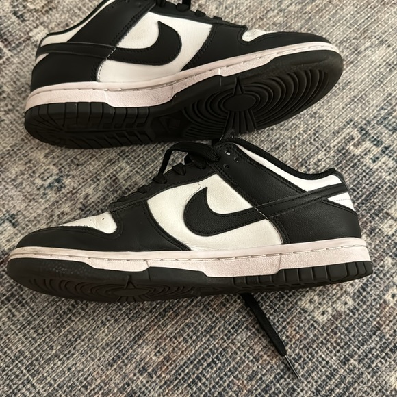 Nike Women’s Dunk Low. Size 6 - Picture 6 of 6